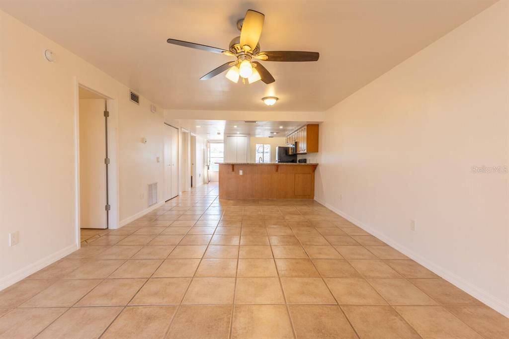 For Sale: $224,900 (2 beds, 2 baths, 1092 Square Feet)