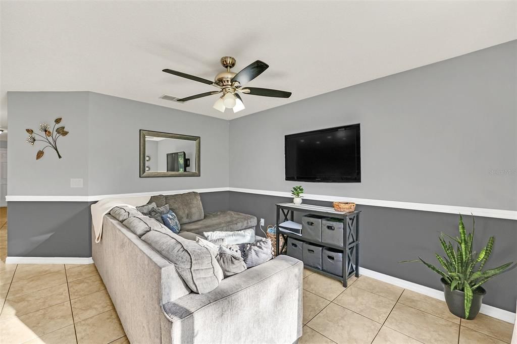 For Sale: $335,000 (3 beds, 2 baths, 1322 Square Feet)