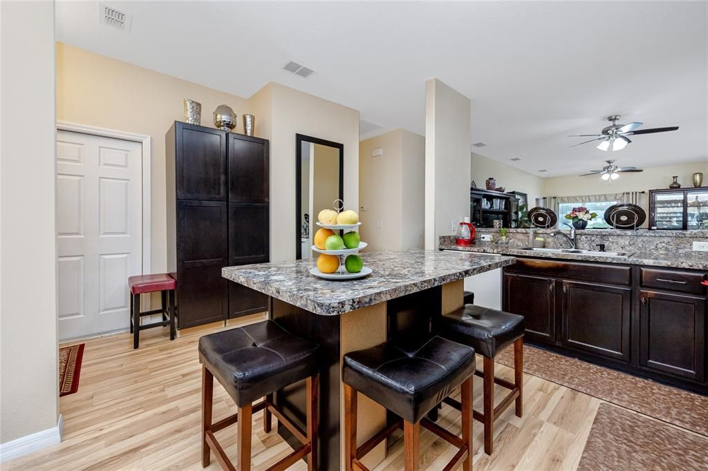 For Sale: $355,900 (3 beds, 2 baths, 1425 Square Feet)