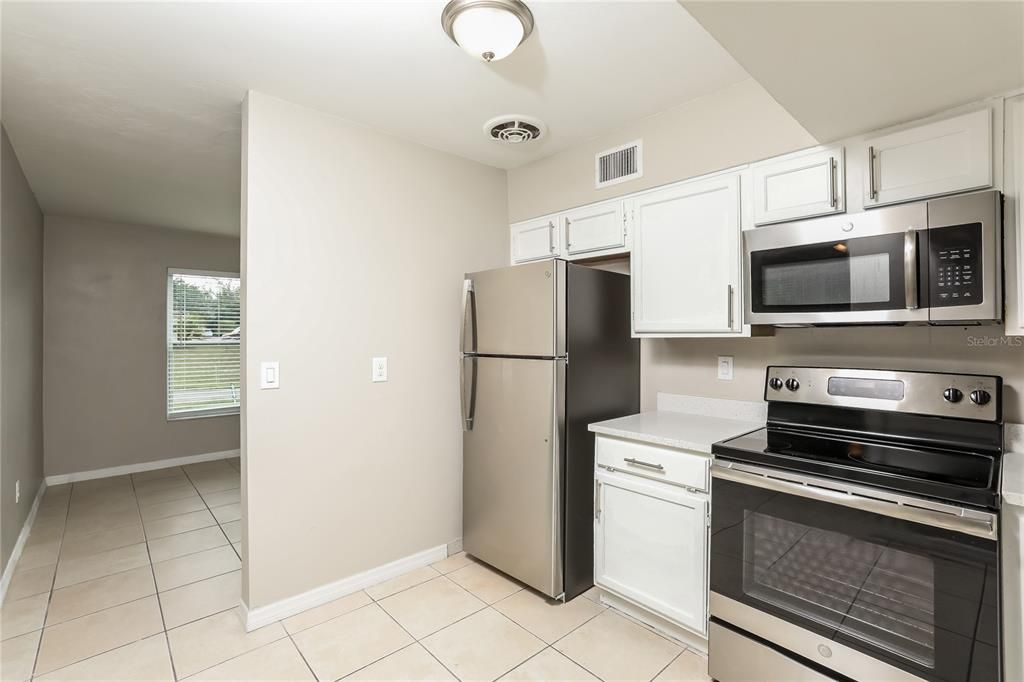 For Rent: $2,420 (3 beds, 2 baths, 1408 Square Feet)