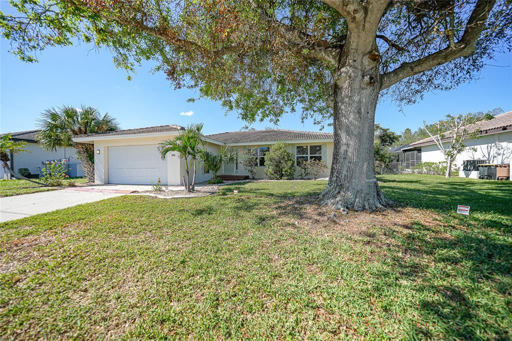 For Sale: $429,000 (3 beds, 2 baths, 1360 Square Feet)