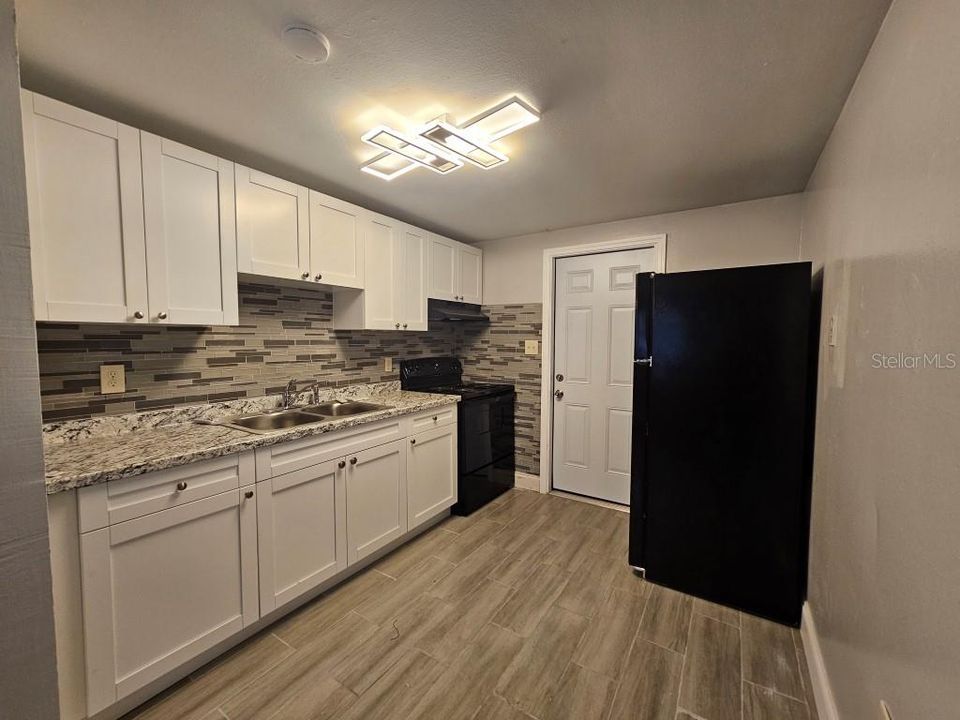 For Rent: $1,250 (2 beds, 1 baths, 567 Square Feet)