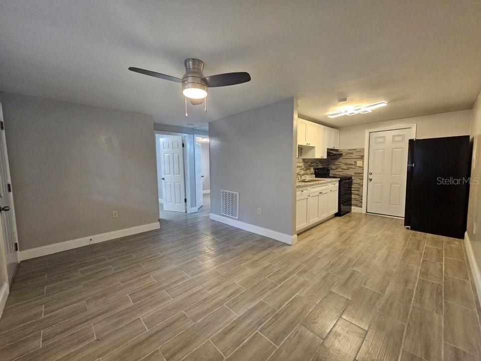 For Rent: $1,250 (2 beds, 1 baths, 567 Square Feet)