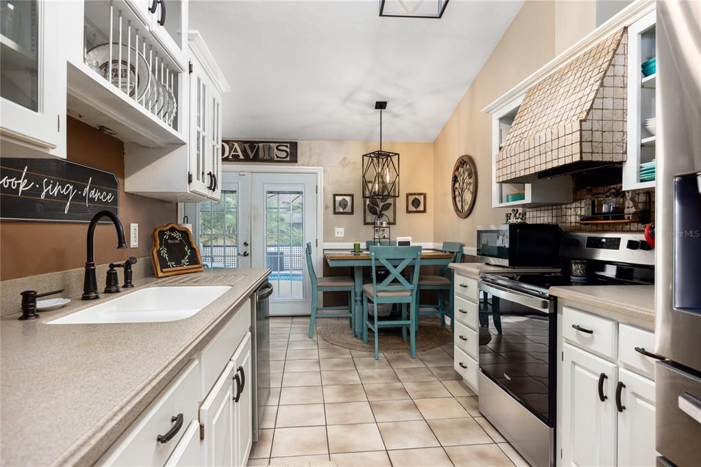 For Sale: $448,000 (3 beds, 2 baths, 1728 Square Feet)