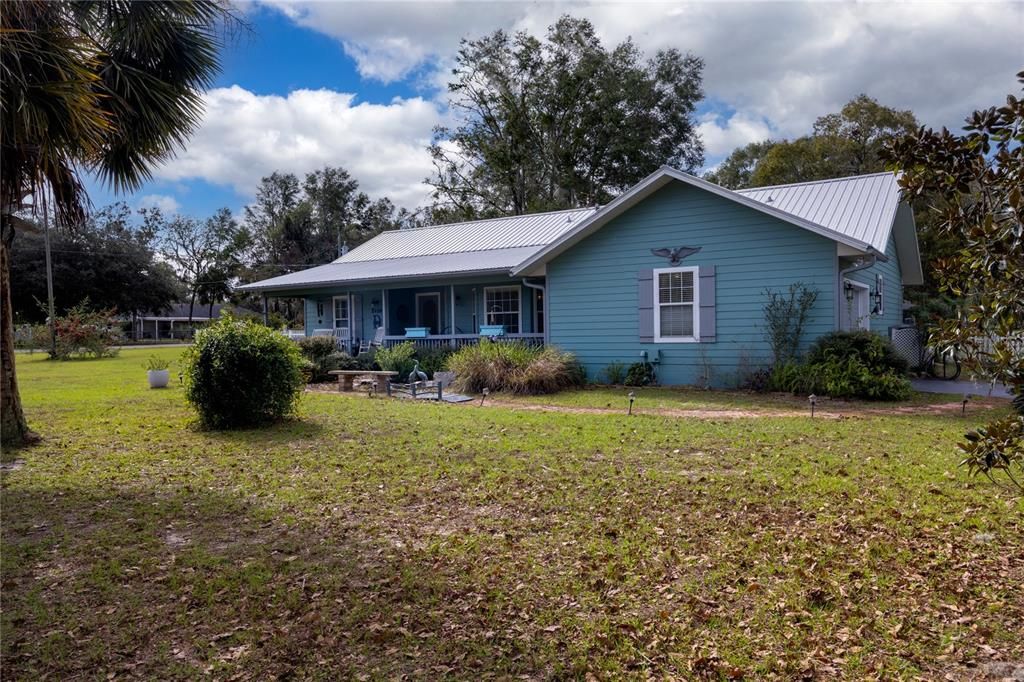 For Sale: $448,000 (3 beds, 2 baths, 1728 Square Feet)