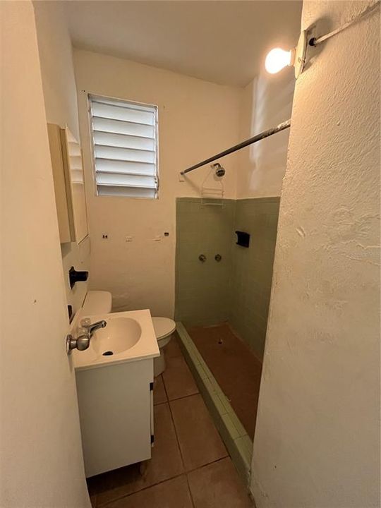 Unit 2 - Bathroom