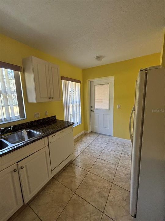 For Sale: $165,000 (2 beds, 2 baths, 1262 Square Feet)