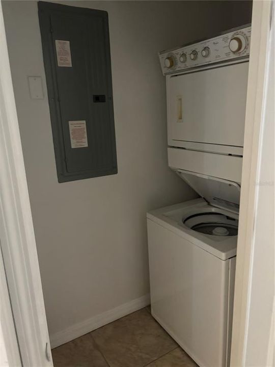 For Sale: $165,000 (2 beds, 2 baths, 1262 Square Feet)