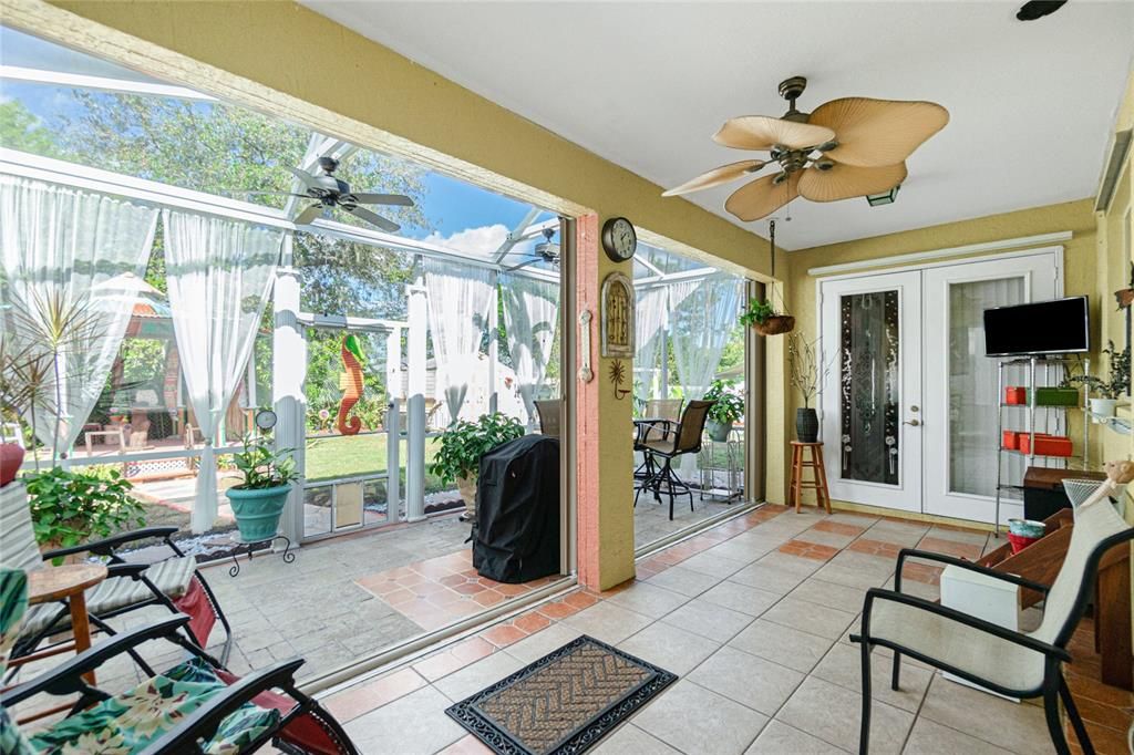 For Sale: $325,000 (2 beds, 2 baths, 1602 Square Feet)