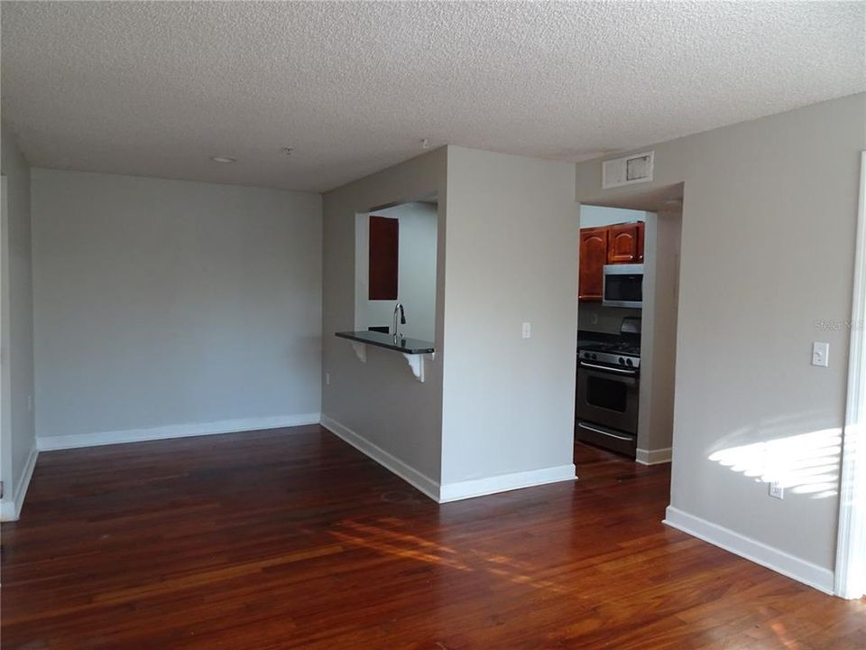 For Sale: $228,000 (4 beds, 2 baths, 1192 Square Feet)