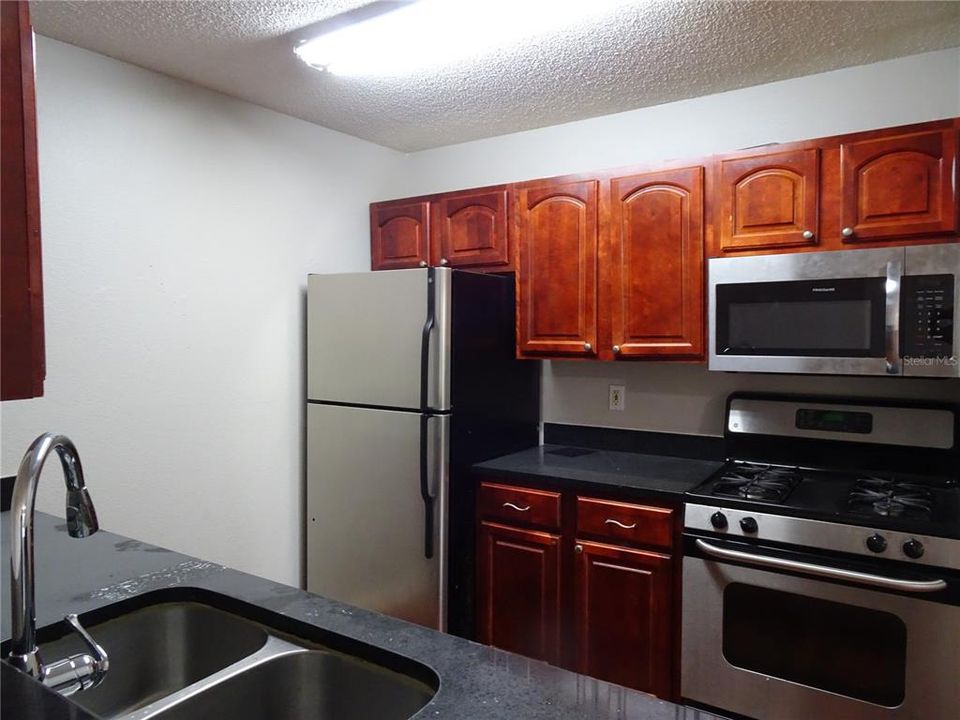 For Sale: $228,000 (4 beds, 2 baths, 1192 Square Feet)