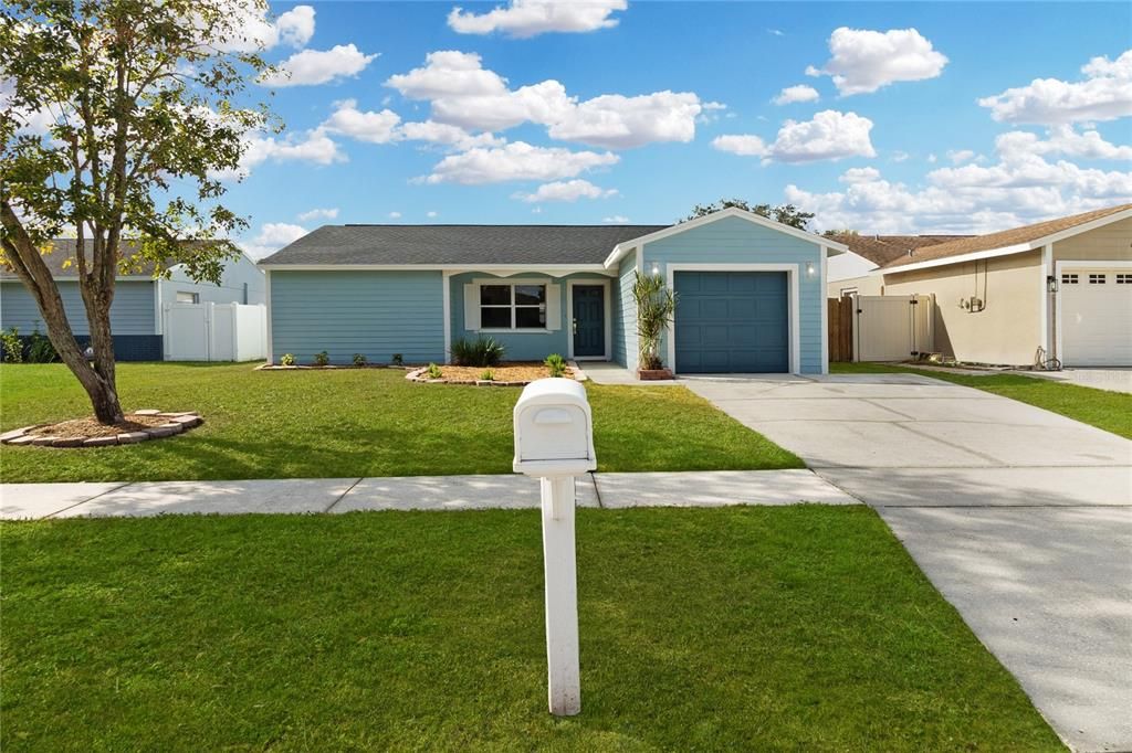 For Sale: $449,000 (3 beds, 2 baths, 1167 Square Feet)