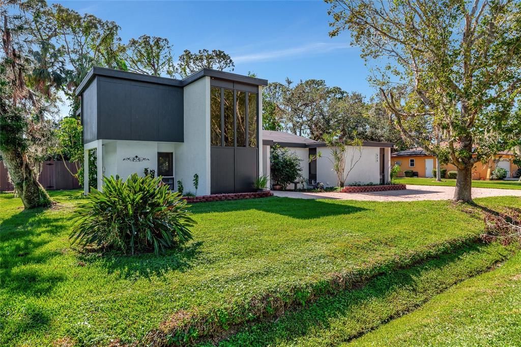 For Sale: $679,000 (3 beds, 2 baths, 1910 Square Feet)