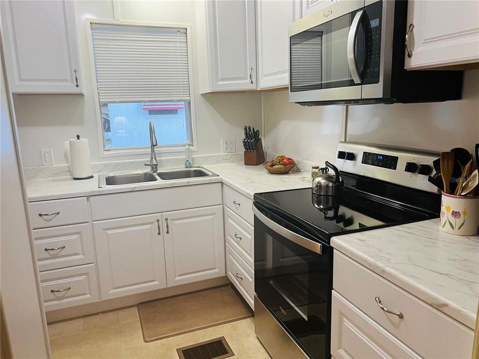 For Sale: $105,000 (2 beds, 2 baths, 960 Square Feet)