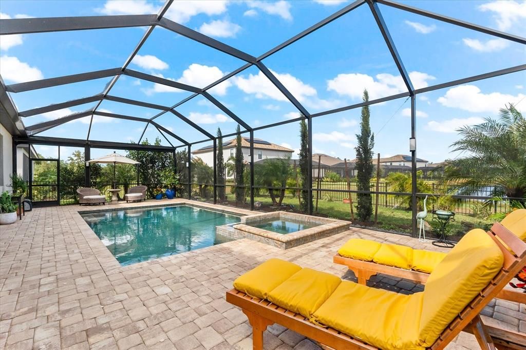 Salt Water Pool & Spa.  Automatic privacy screen on lanai.