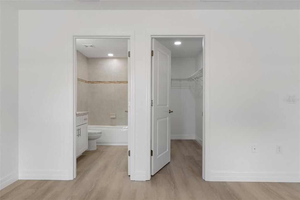 Master Bath & Walk in Closet