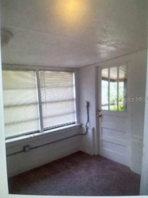 For Sale: $129,900 (2 beds, 1 baths, 872 Square Feet)