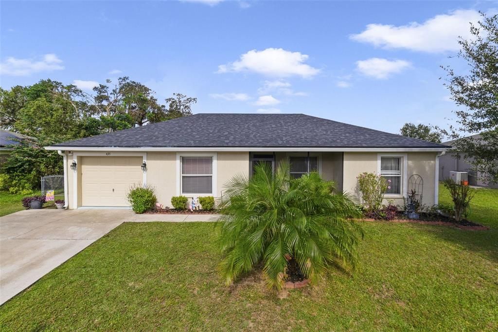 Welcome to Lake Eloise Pointe in the heart of Winter Haven and this 3BD/2BA home with a NEW ROOF (2023), desirable SPLIT BEDROOM floor plan, TILE FLOORS THROUGHOUT, a whole home WATER FILTRATION SYSTEM, large FENCED YARD and a LOW HOA!