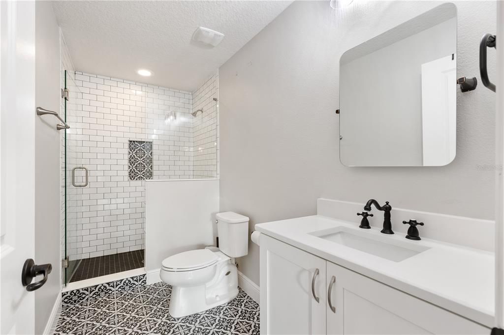 Upstairs Ensuite Bathroom.