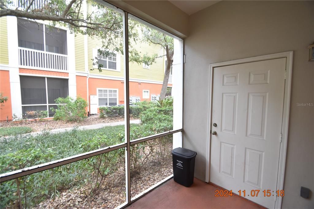 For Rent: $1,895 (2 beds, 1 baths, 978 Square Feet)