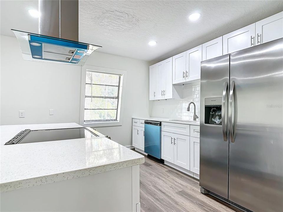 For Sale: $299,990 (3 beds, 2 baths, 1552 Square Feet)