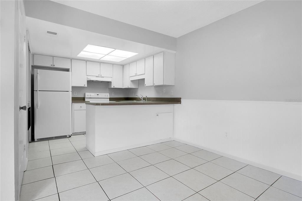 For Rent: $1,600 (2 beds, 2 baths, 918 Square Feet)