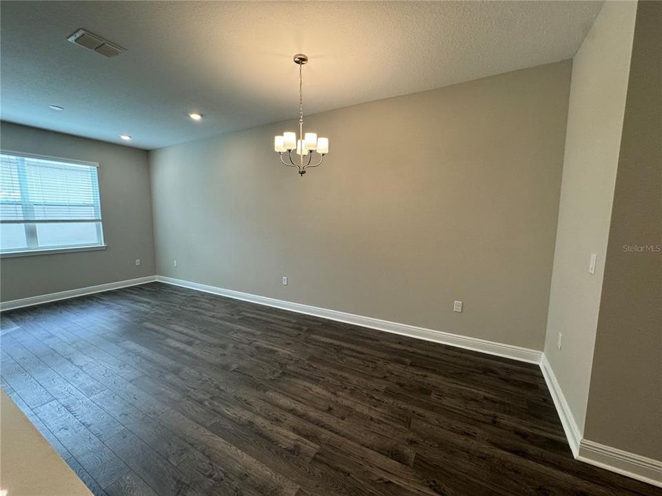 For Rent: $2,900 (4 beds, 3 baths, 1715 Square Feet)