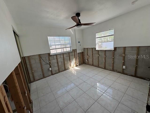 For Sale: $260,000 (3 beds, 1 baths, 945 Square Feet)