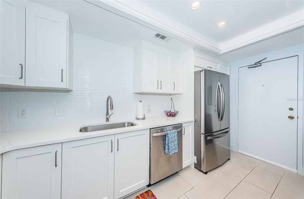 For Sale: $450,000 (2 beds, 2 baths, 1290 Square Feet)