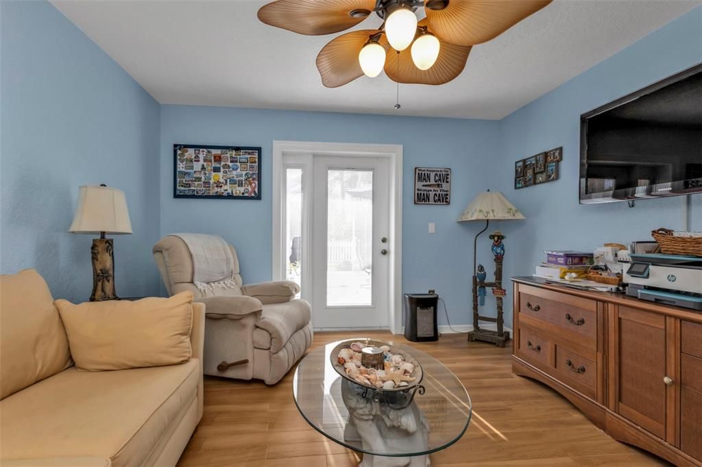 For Sale: $445,000 (3 beds, 2 baths, 1984 Square Feet)