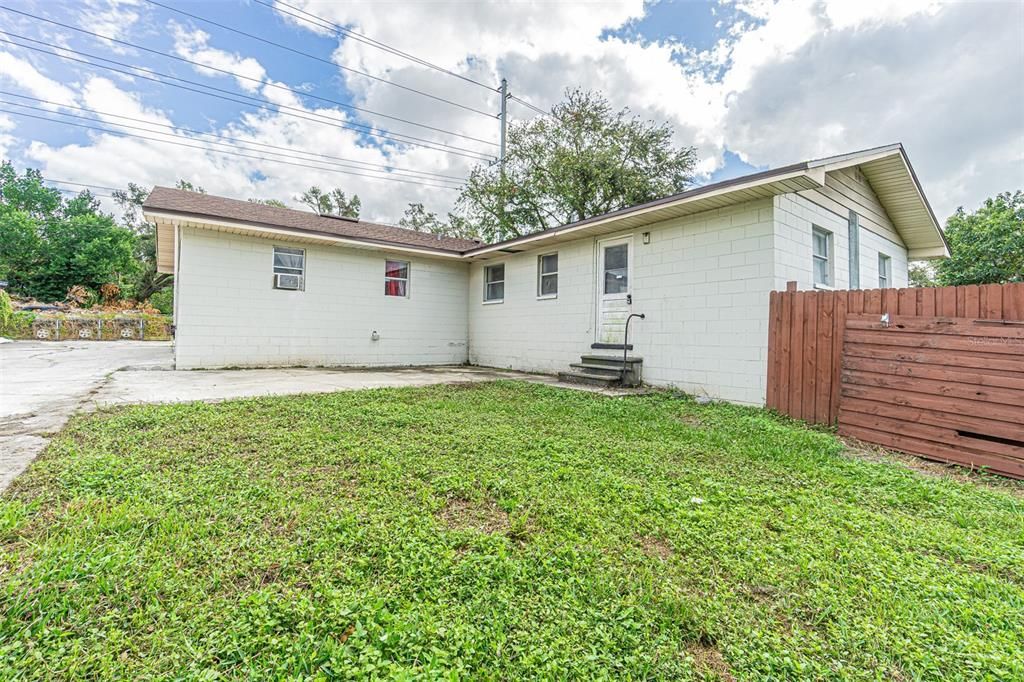 For Sale: $254,900 (3 beds, 2 baths, 1176 Square Feet)