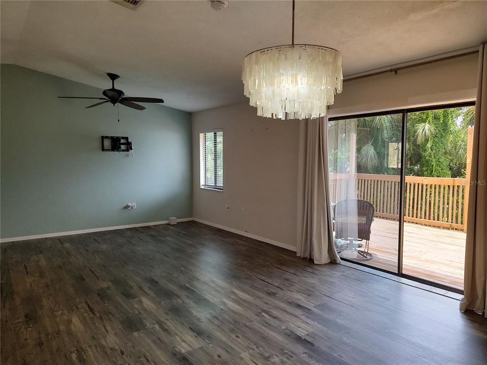 For Rent: $2,250 (2 beds, 2 baths, 1222 Square Feet)