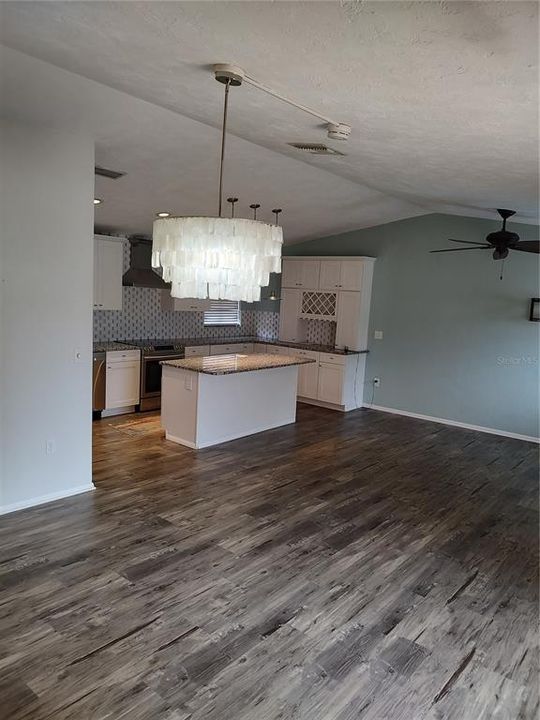 For Rent: $2,250 (2 beds, 2 baths, 1222 Square Feet)