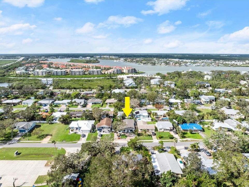 For Sale: $949,000 (2 beds, 2 baths, 1973 Square Feet)