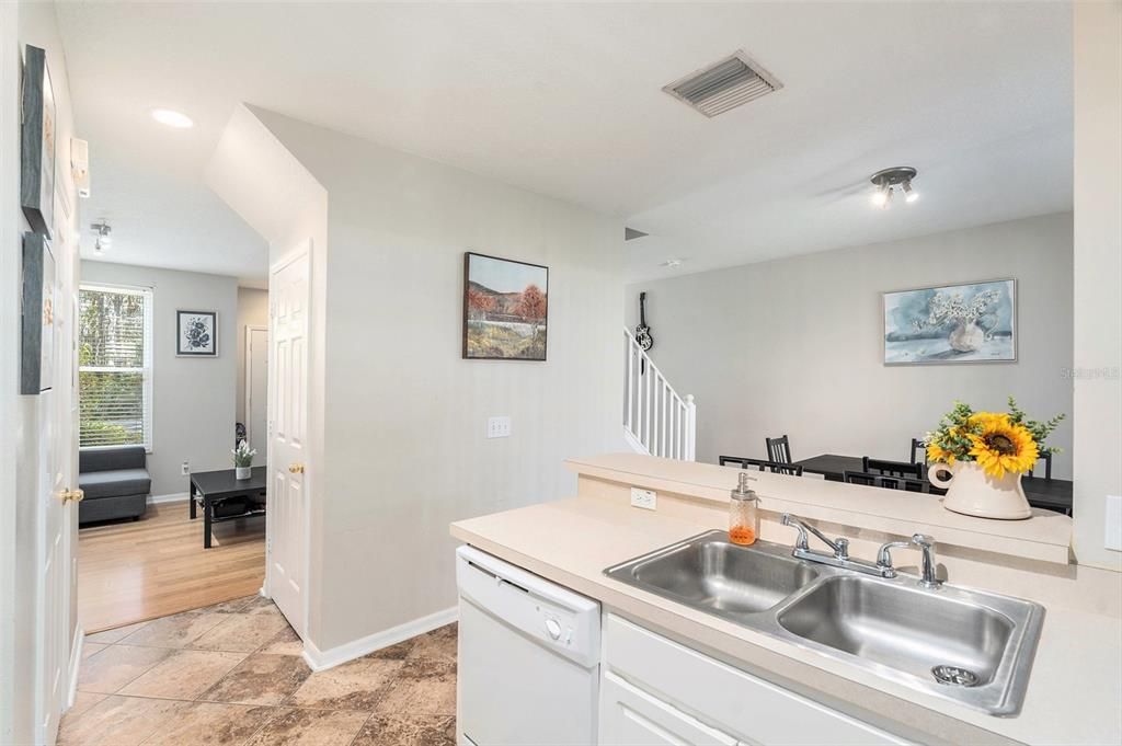 For Sale: $234,900 (2 beds, 2 baths, 1240 Square Feet)