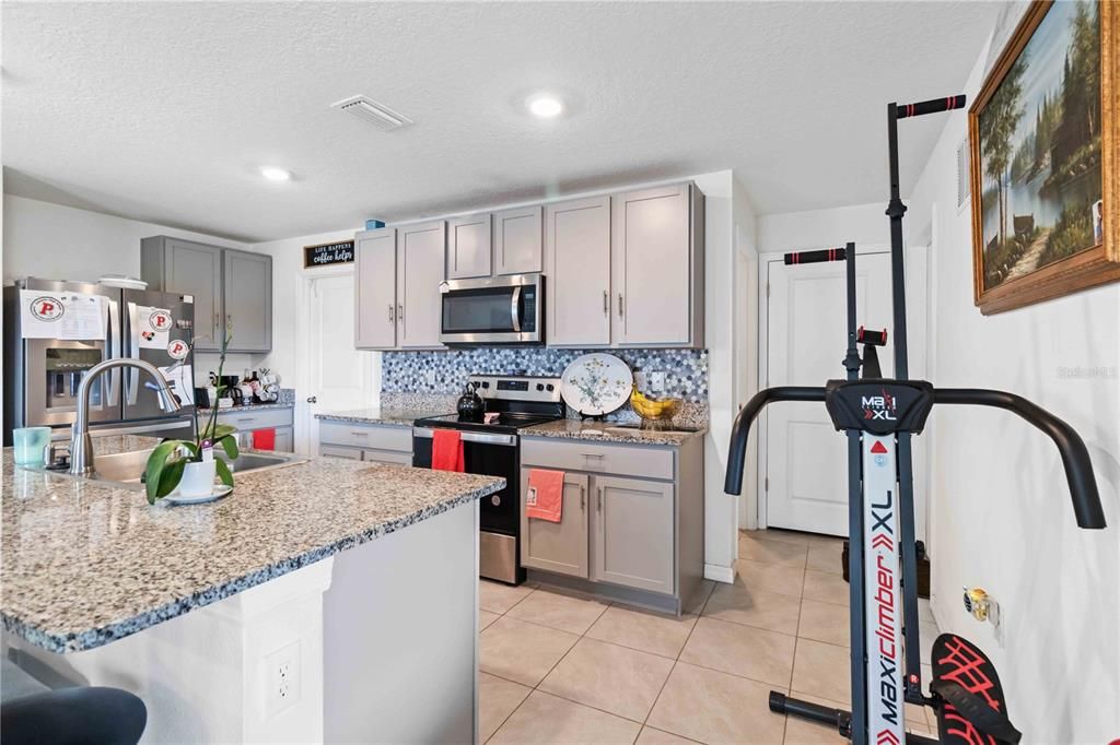 For Sale: $429,000 (5 beds, 3 baths, 2439 Square Feet)