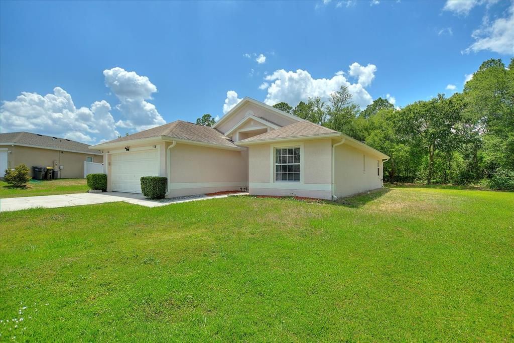 For Sale: $320,000 (3 beds, 2 baths, 1317 Square Feet)