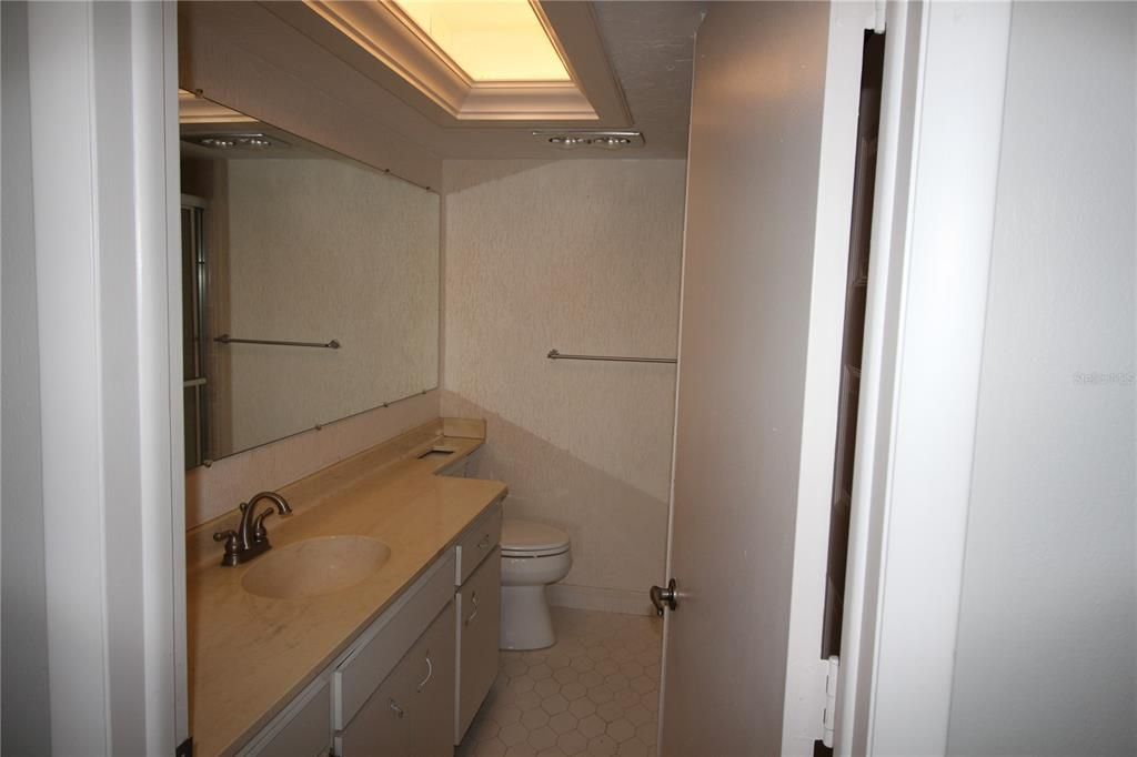 On-suite bathroom