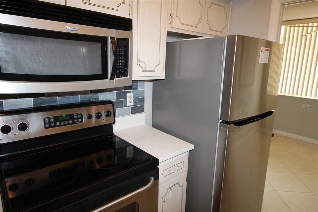 For Rent: $1,650 (1 beds, 1 baths, 1048 Square Feet)