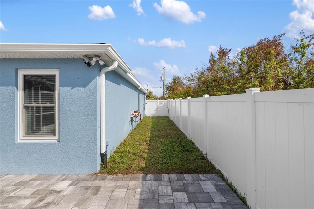 For Sale: $589,000 (4 beds, 2 baths, 1890 Square Feet)