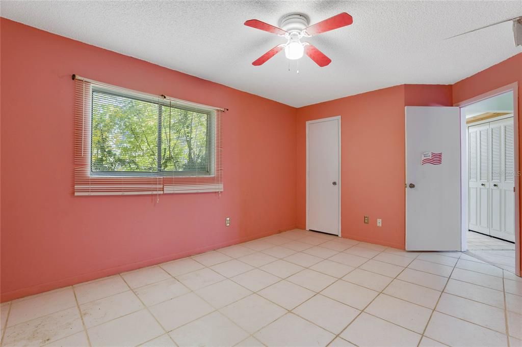 For Sale: $280,000 (3 beds, 1 baths, 1183 Square Feet)