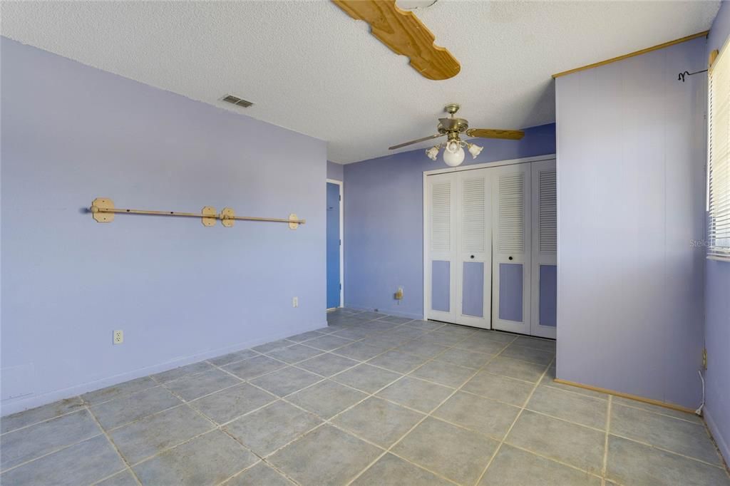 For Sale: $280,000 (3 beds, 1 baths, 1183 Square Feet)