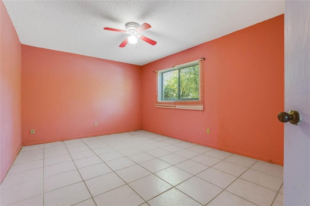 For Sale: $280,000 (3 beds, 1 baths, 1183 Square Feet)