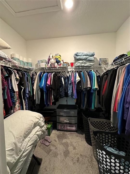 MASTER BEDROOM WALK-IN CLOSET