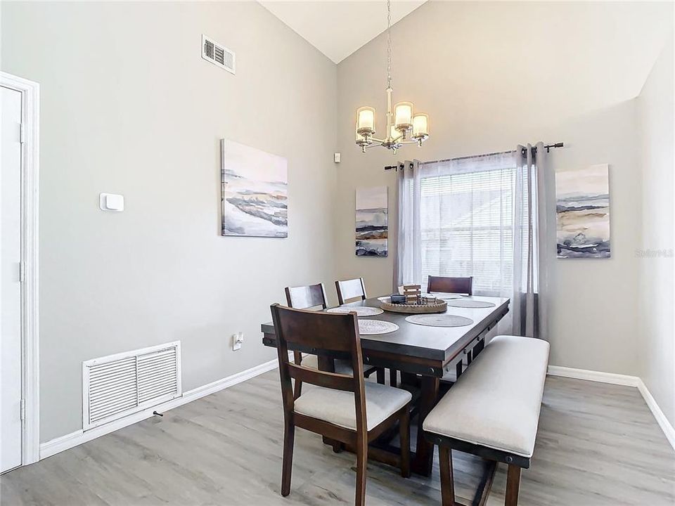 For Sale: $364,700 (3 beds, 2 baths, 1352 Square Feet)