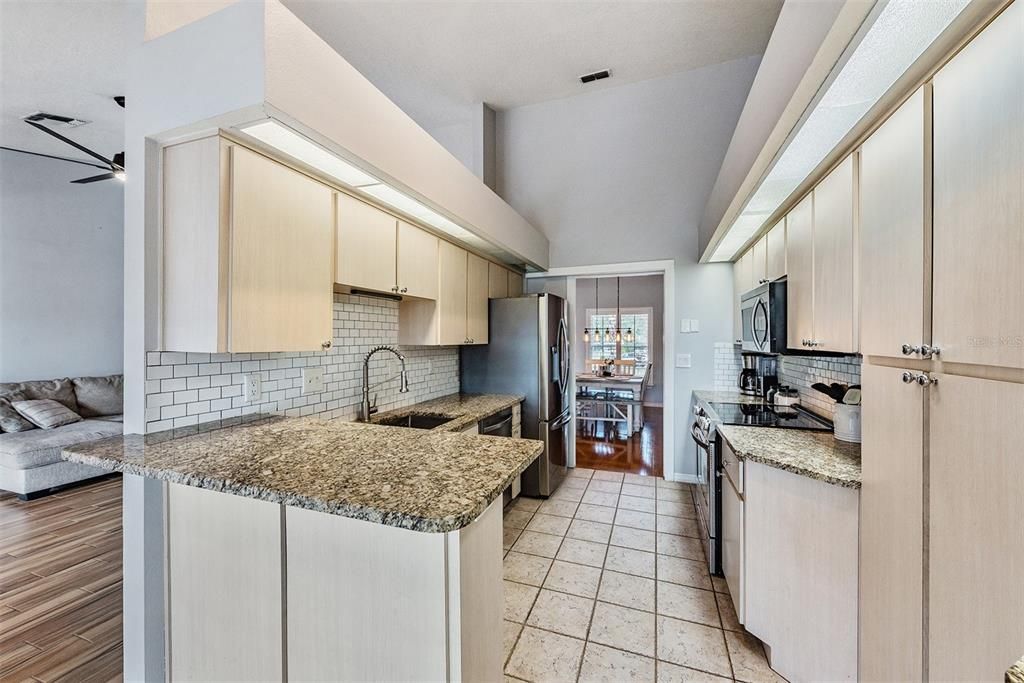 For Sale: $535,000 (3 beds, 2 baths, 1561 Square Feet)