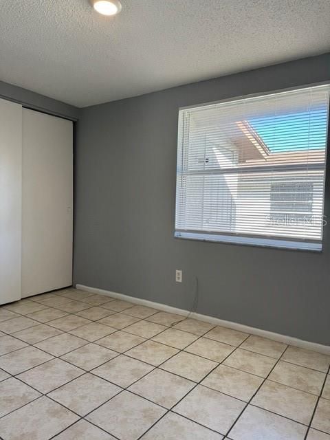 For Rent: $1,250 (2 beds, 1 baths, 1404 Square Feet)