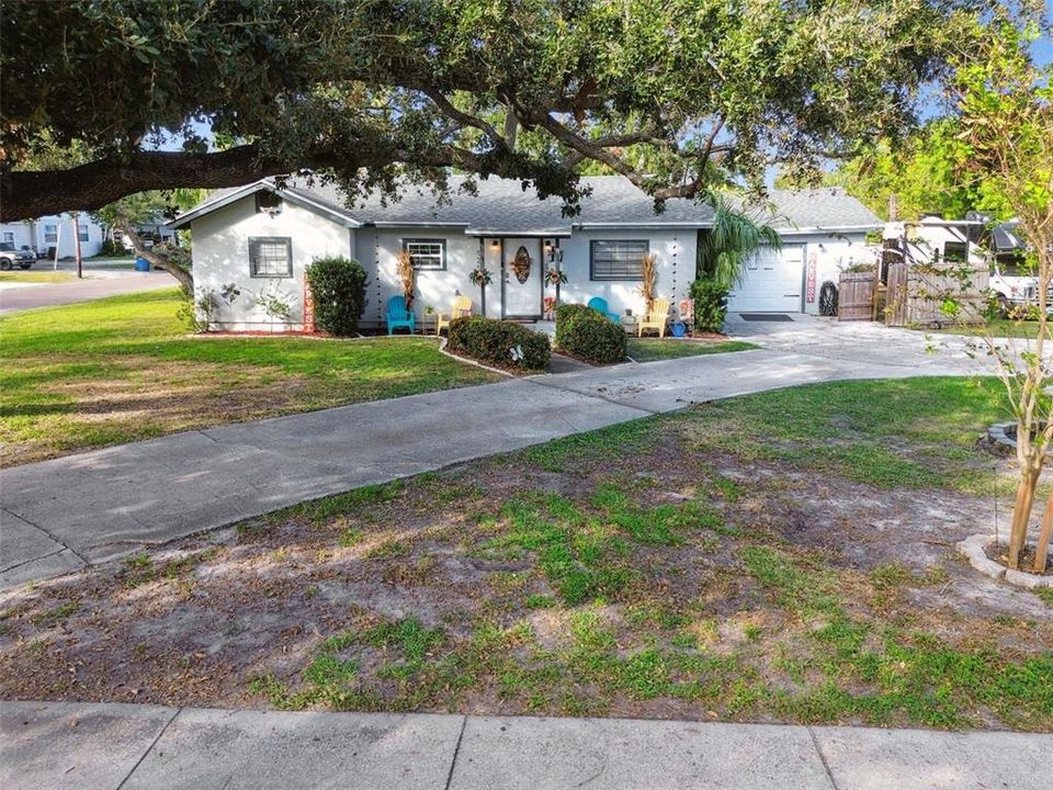 For Sale: $394,700 (3 beds, 2 baths, 1206 Square Feet)