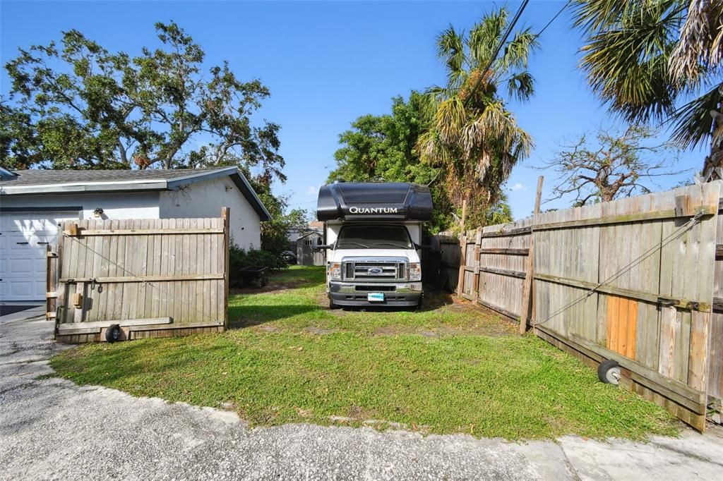 For Sale: $394,700 (3 beds, 2 baths, 1206 Square Feet)