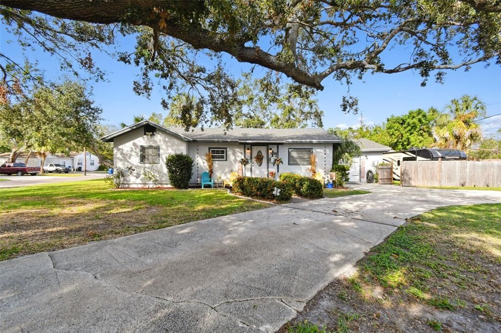 For Sale: $394,700 (3 beds, 2 baths, 1206 Square Feet)